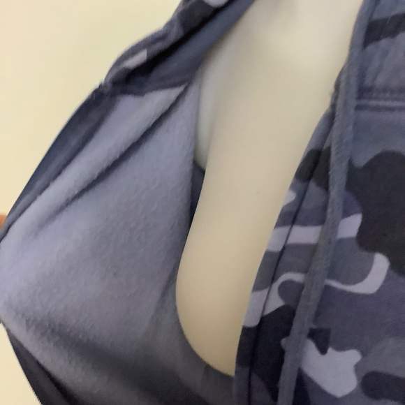 Like New Blue Camo Hoodie XL 39-41 bust - Picture 5 of 10